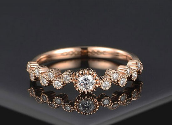 как выбрать основу кольца с бриллиантом: 18 карат или платина?