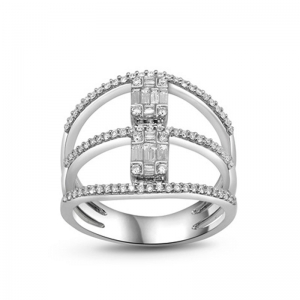 кольцо из белого золота с бриллиантом изумрудной огранки