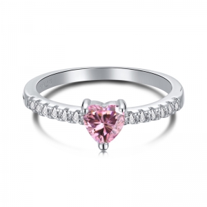 серебряное кольцо с розовым камнем в виде сердца
