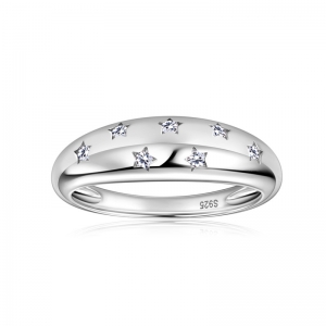 серебряное кольцо с муассанитом
        