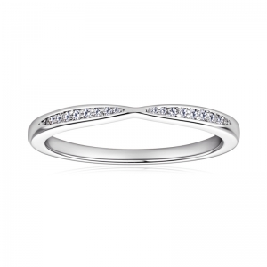 серебряное кольцо с муассанитом
        