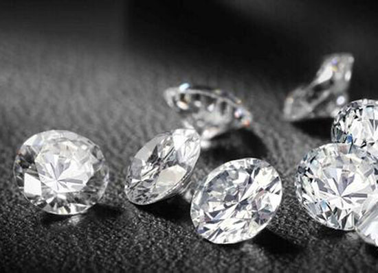 Разница между цирконом и бриллиантом